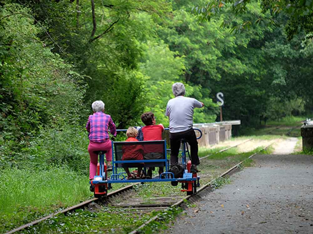 /The%20rail%20bike%20St%20Loup